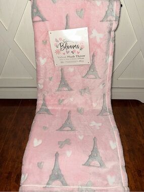 Pink & Gray Eiffel Tower Embossed Velvet Plush Throw Blanket